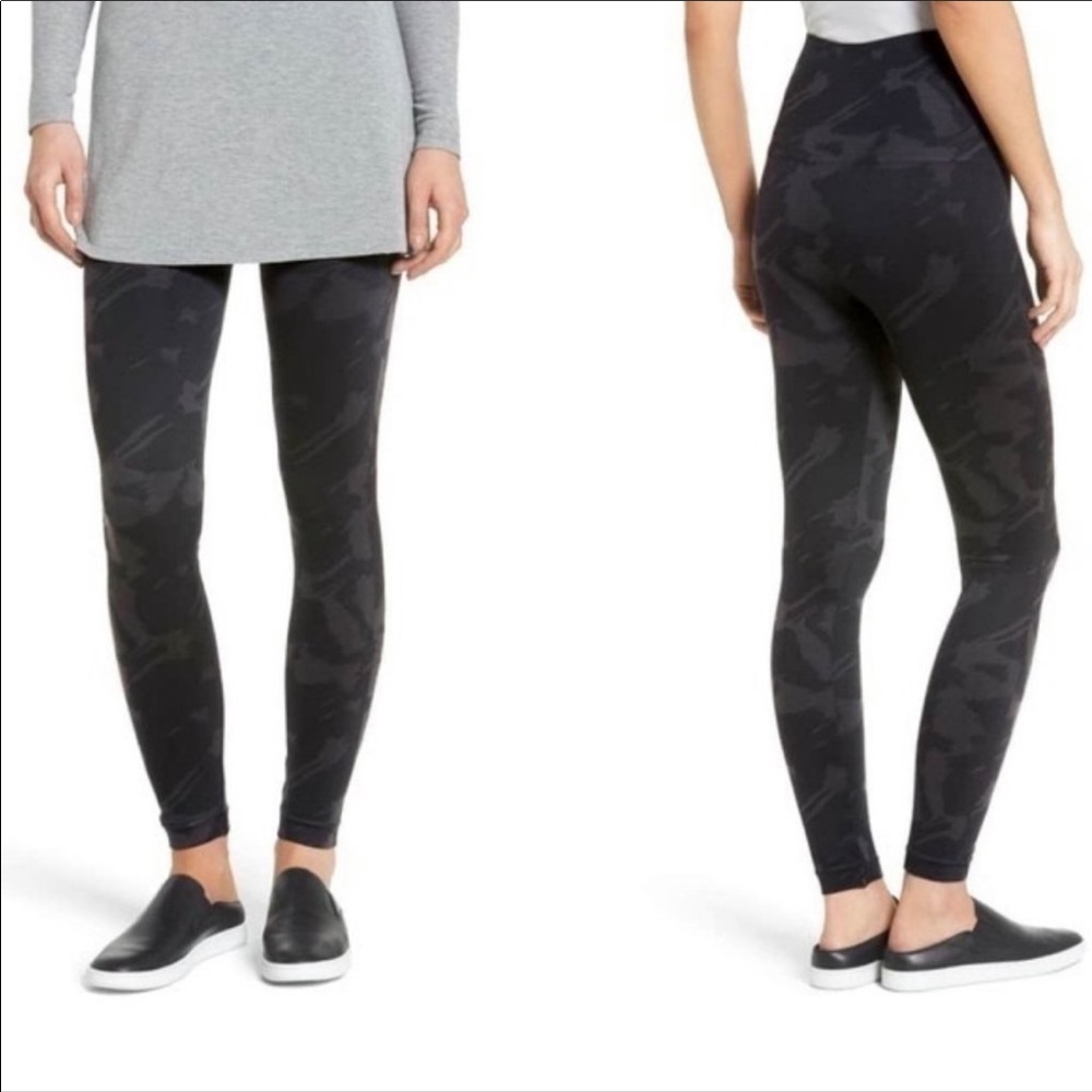 Spanx Seamless Look At Me Now Leggings M G42